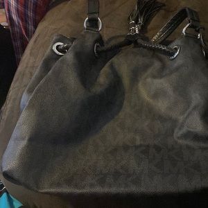 Authentic Michael Kors large jet set signature